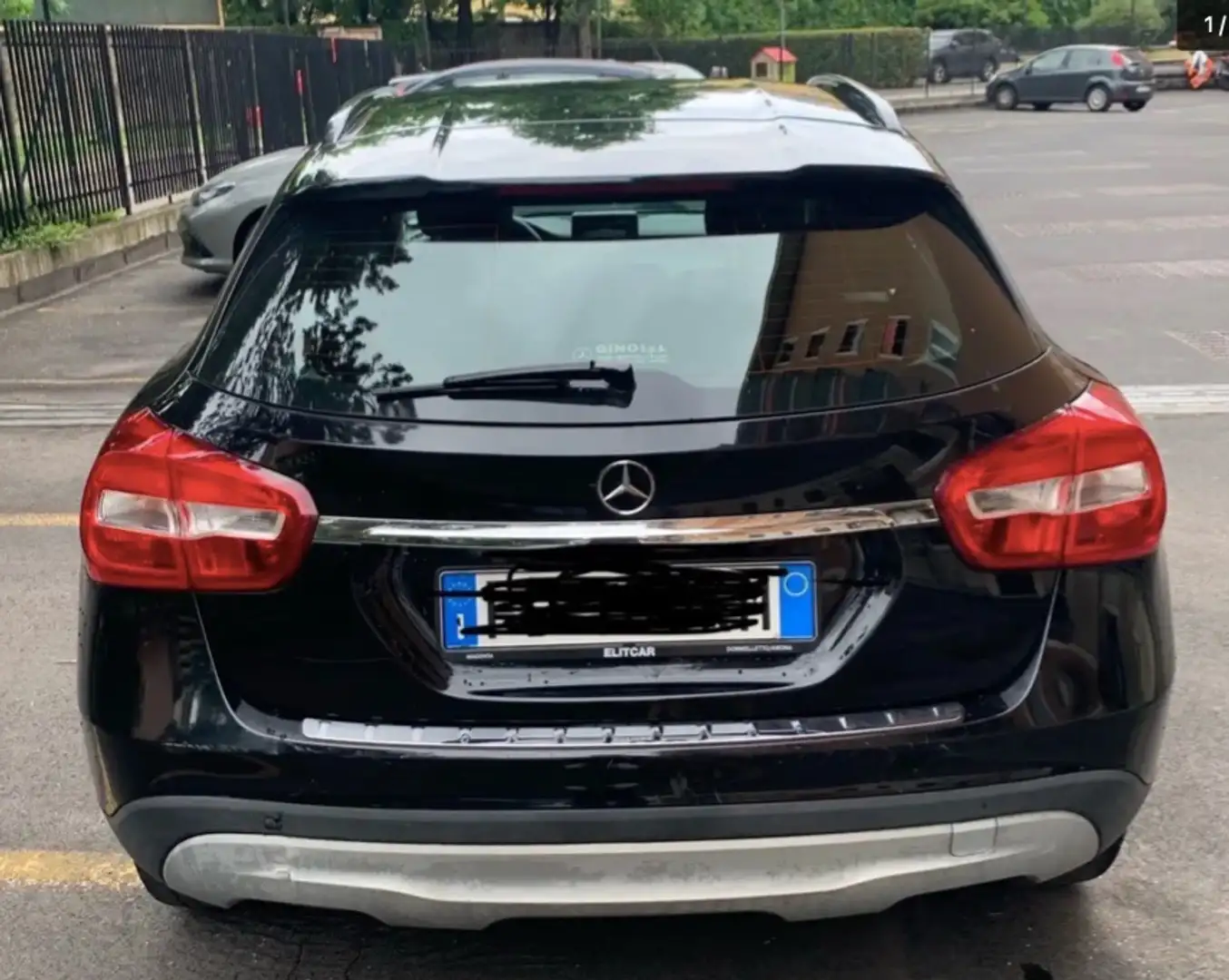 Mercedes-Benz GLA 180 GLA-X156 2014 d Business auto Negru - 2