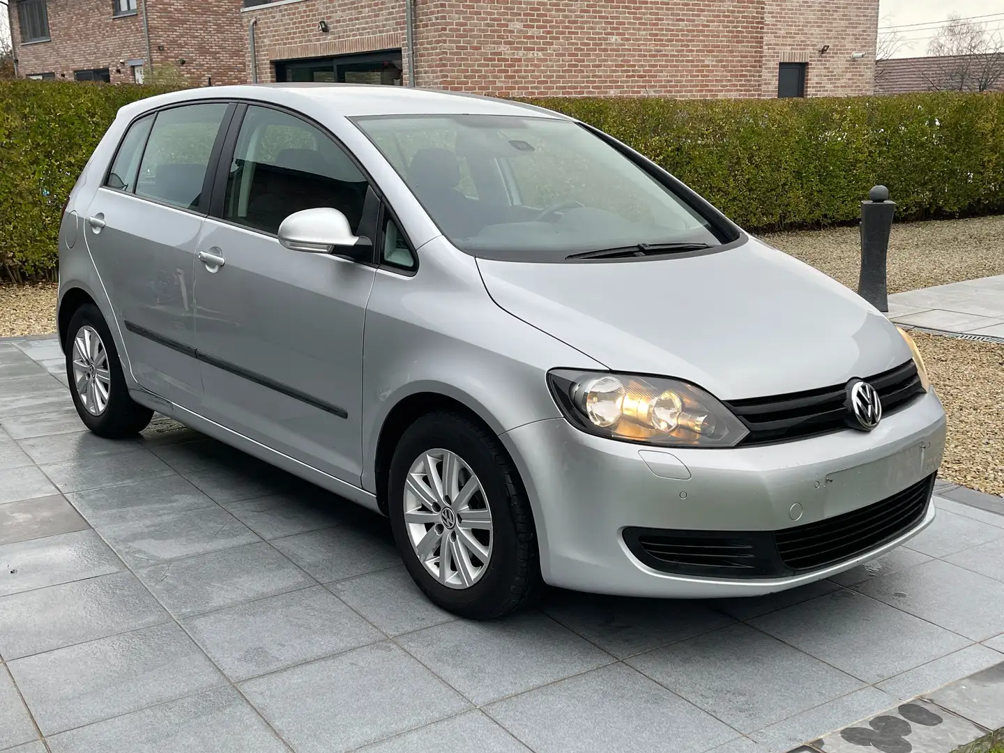 Volkswagen Golf Plus Golf Plus 1.6 CR TDi Highline BMT DPF Grijs - 2