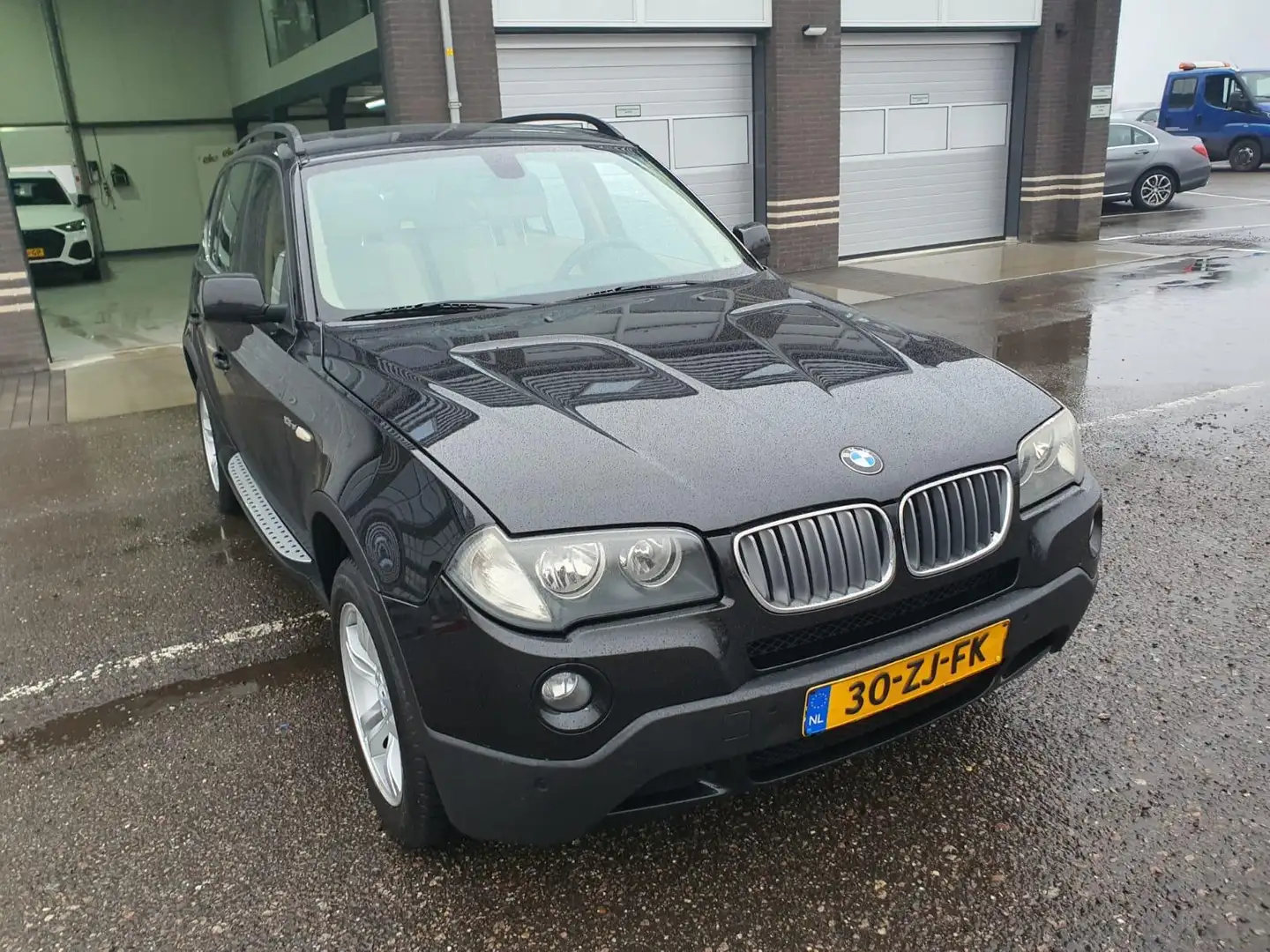 BMW X3 2.5si Executive Černá - 2