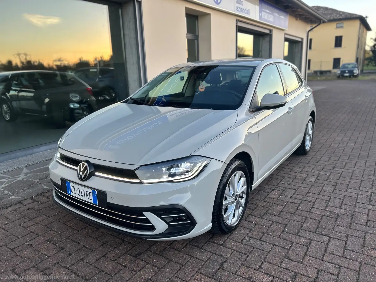 Volkswagen Polo 1.0 TSI Style Grau - 2