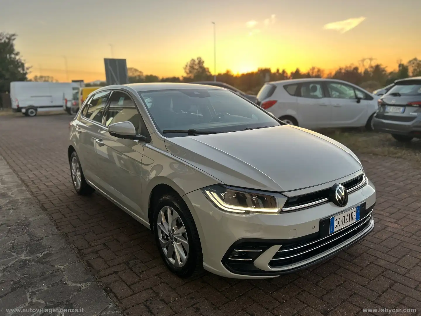Volkswagen Polo 1.0 TSI Style Grau - 1