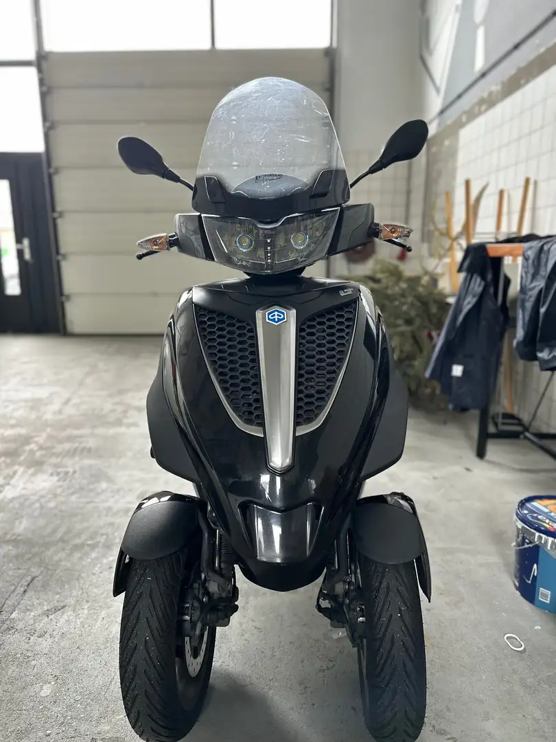 Piaggio MP3 YOURBAN Black - 2