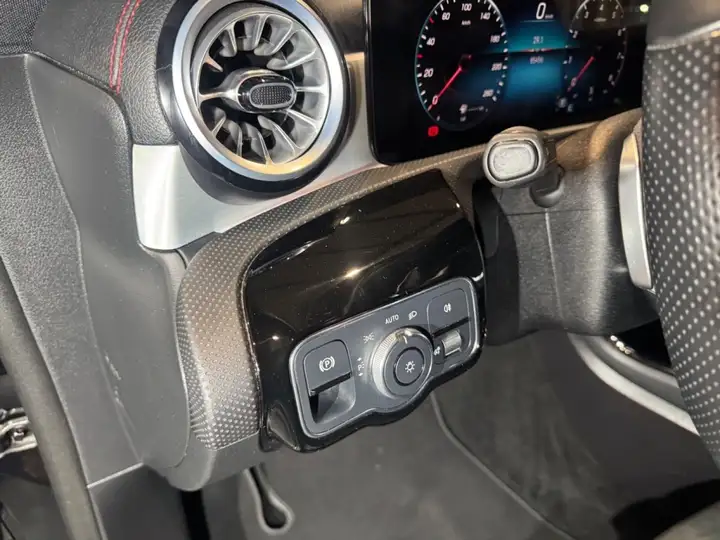 Mercedes-Benz CLA 2023, foto 15