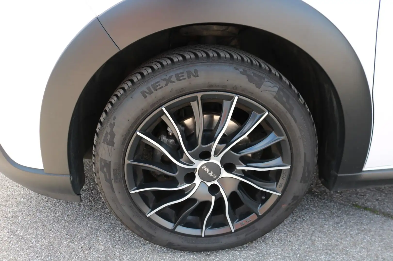 Citroen C3 PureTech Shine*Sitzheizung*Sonderlackierung* Weiß - 2