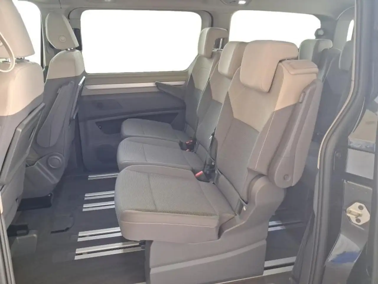 Volkswagen T7 Multivan 2026 — фото 13