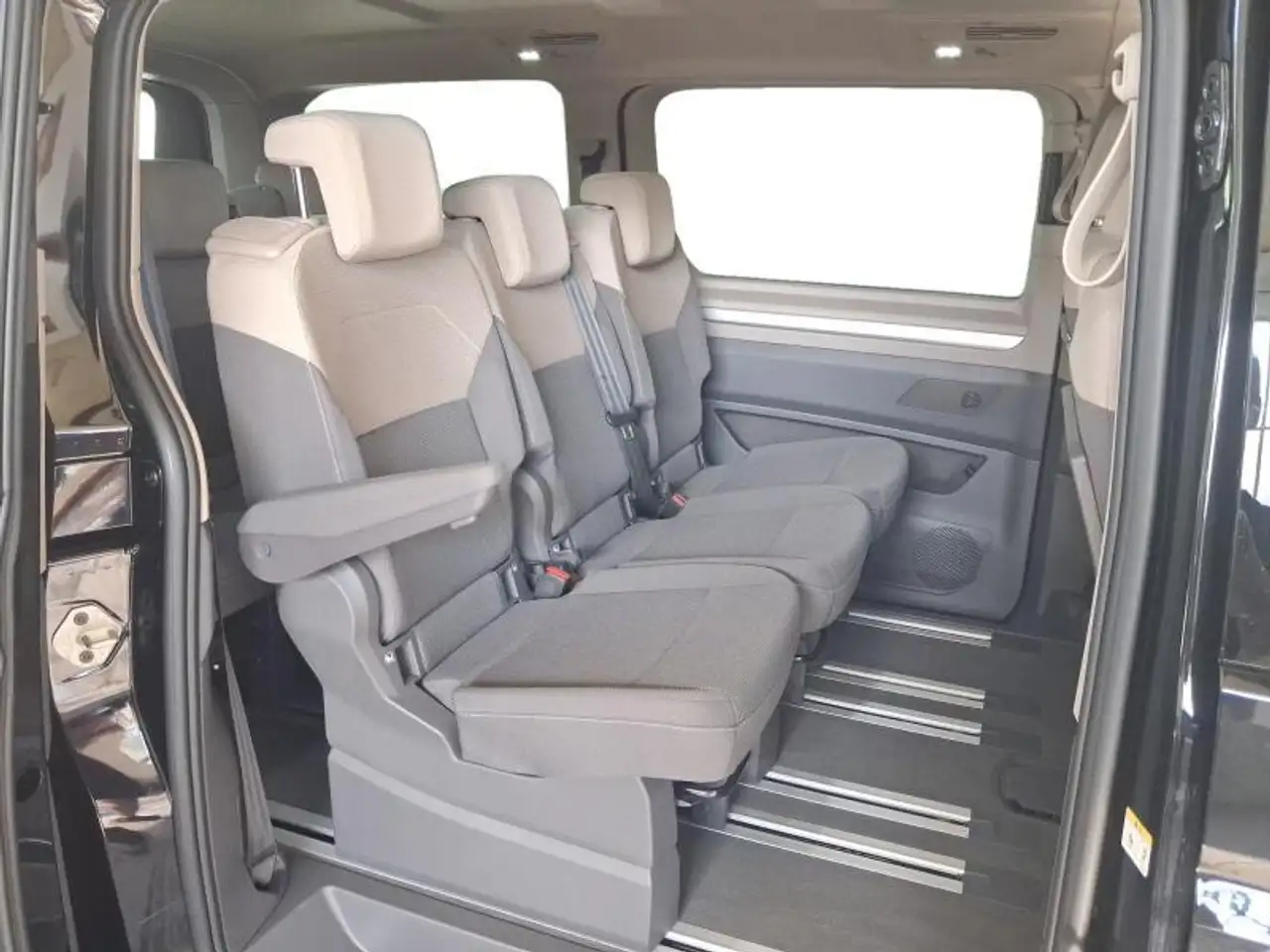 Volkswagen T7 Multivan 2026 — фото 15