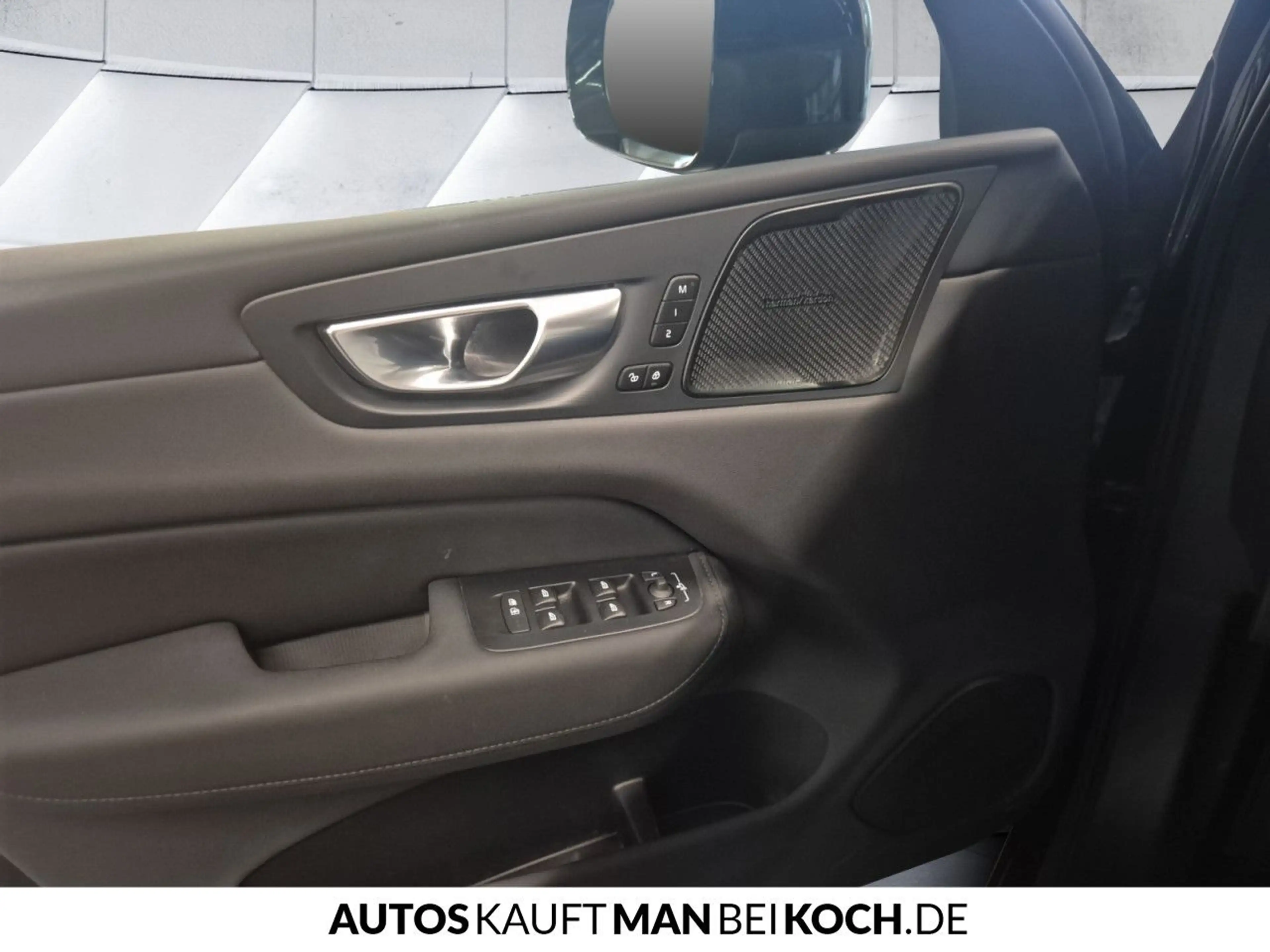 Volvo XC60 T6 AWD Plus Dark ACC BLIS H/K 4xSHZ — photo 13