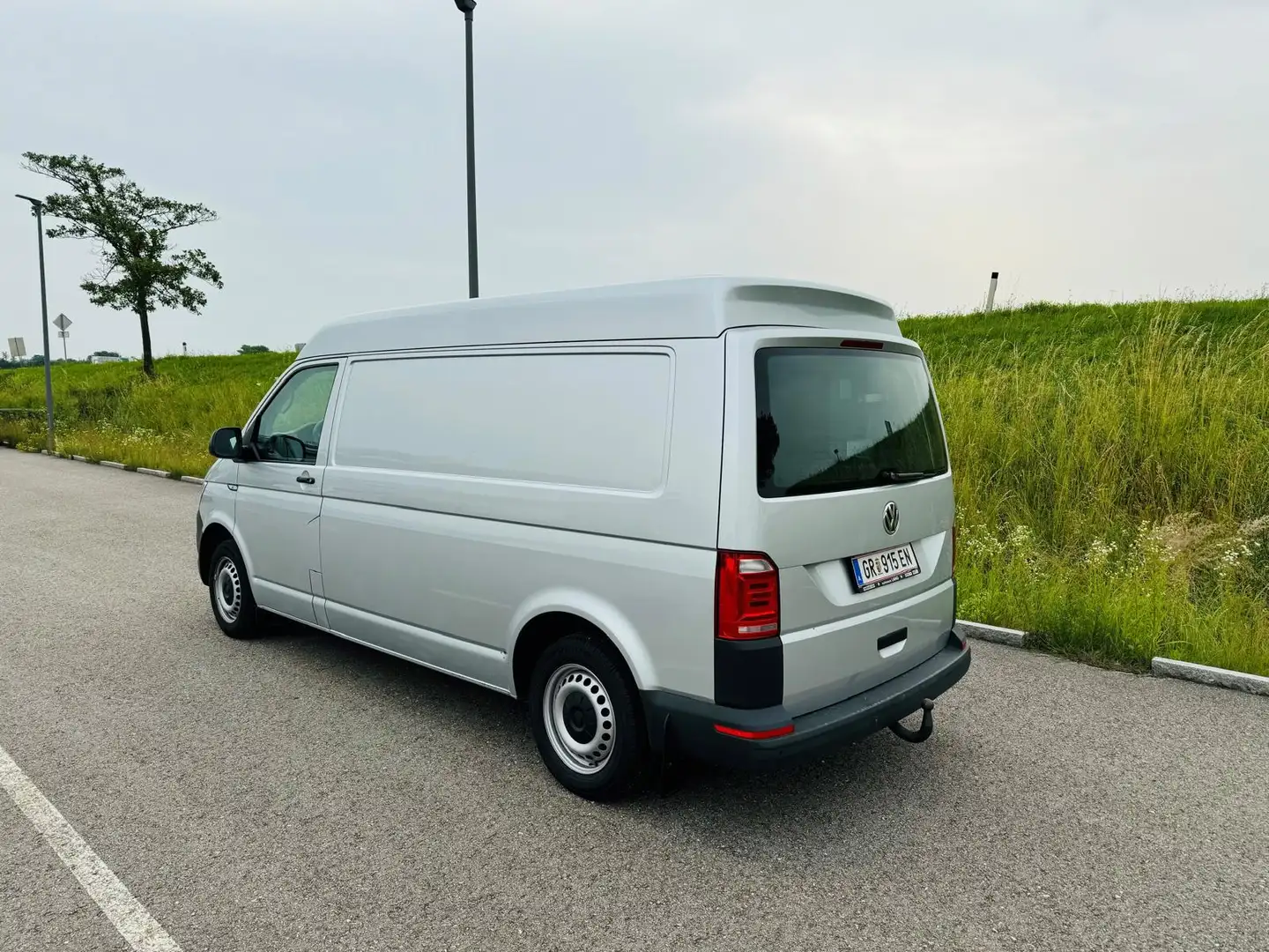 Volkswagen T6 Transporter Silber - 2
