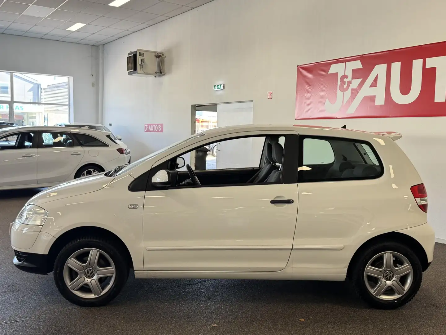 Volkswagen Fox 1.2 Trendline ECC AIRCO, RADIO/CD, 08-2025 APK Bílá - 2