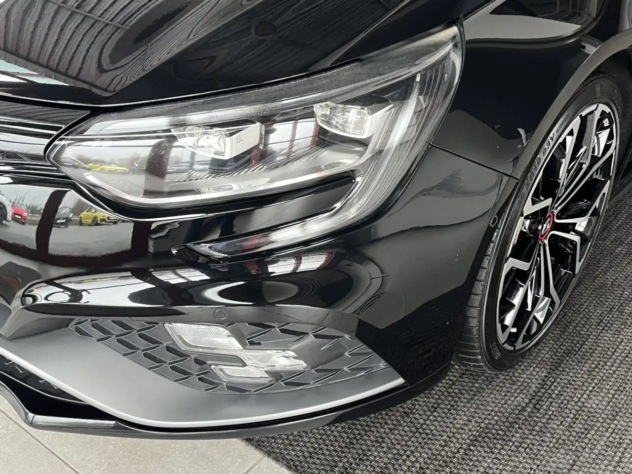 Renault Megane R.S. — photo 21