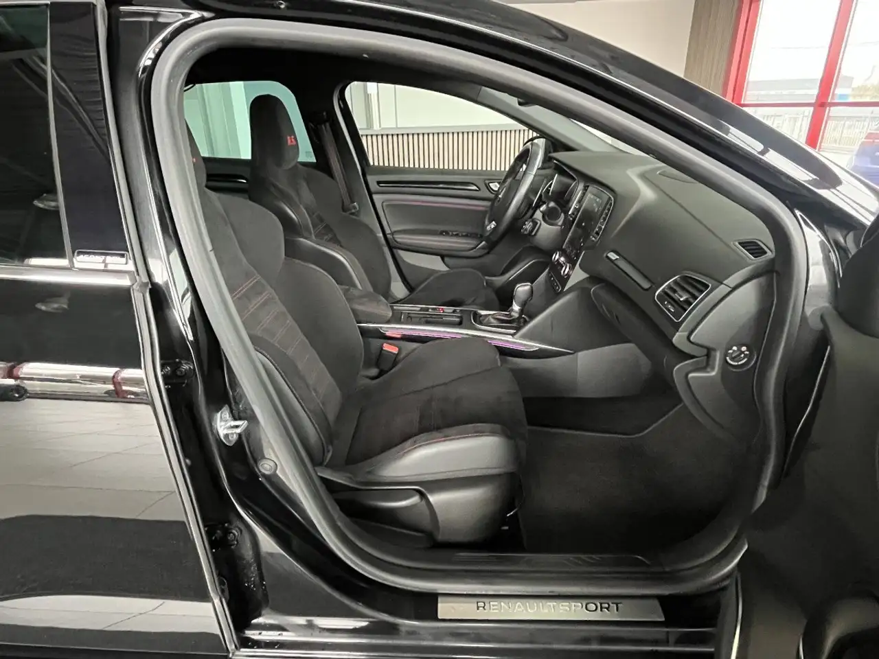 Renault Megane R.S. — photo 15