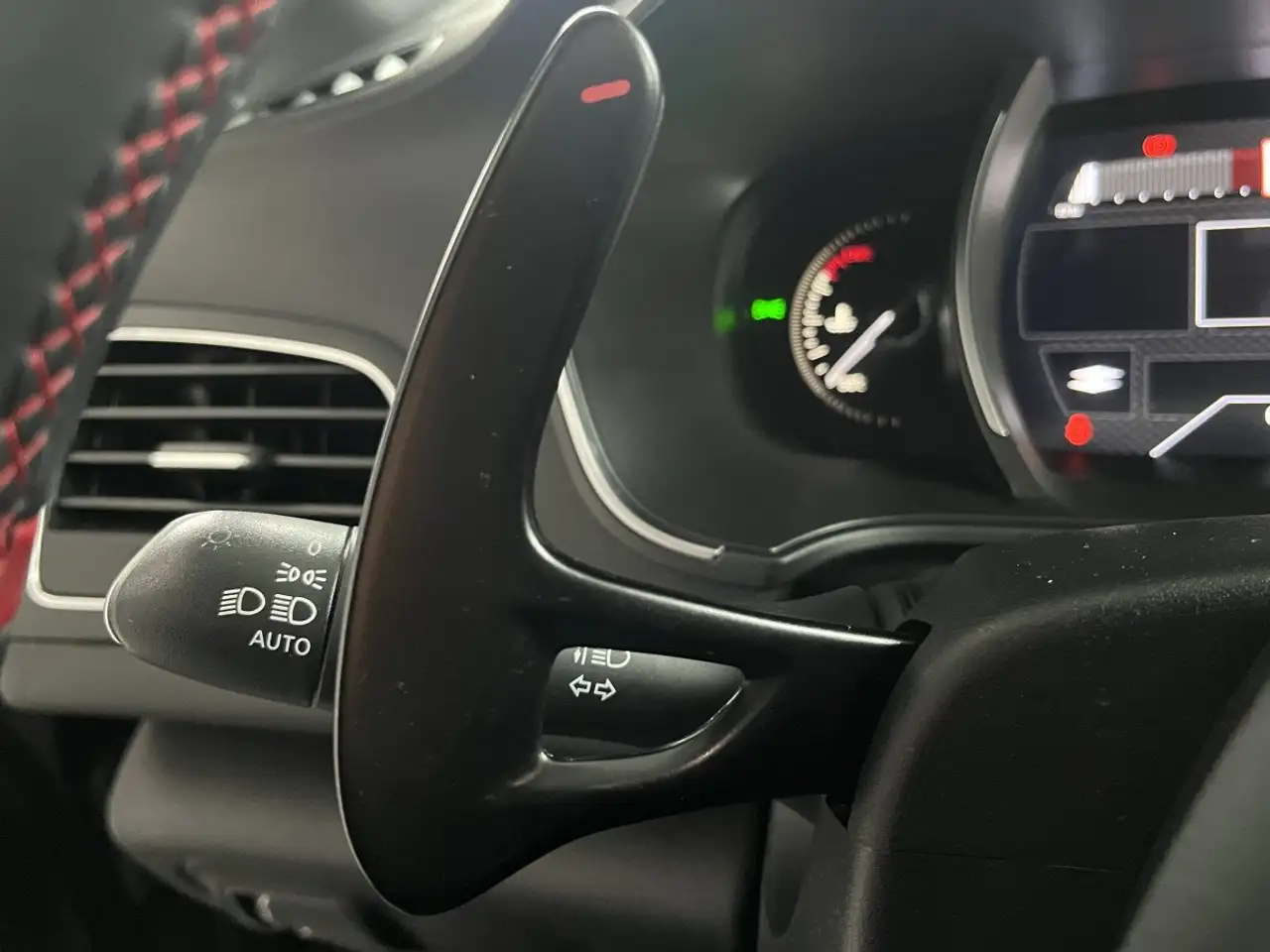 Renault Megane R.S. — photo 31