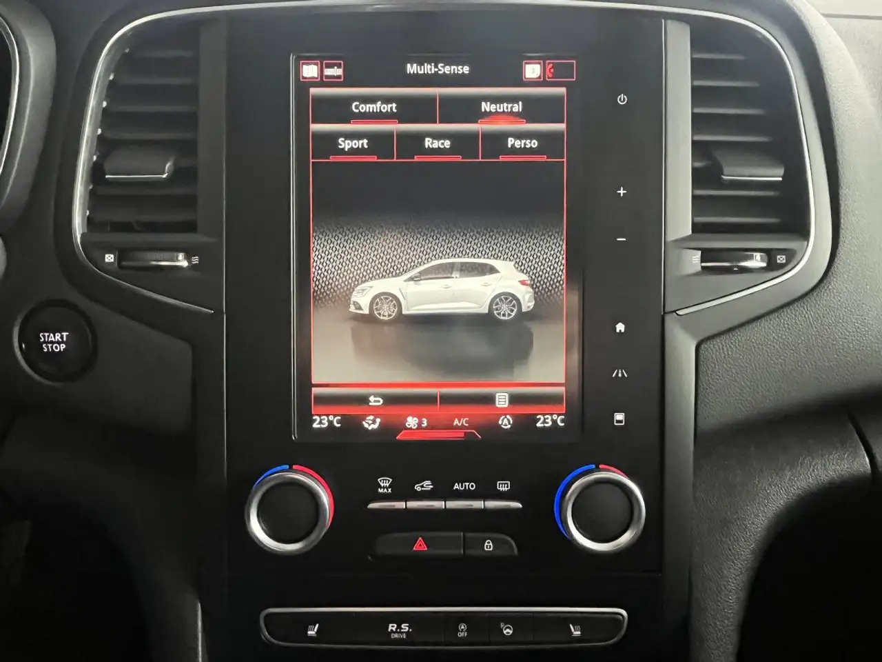 Renault Megane R.S. — photo 12