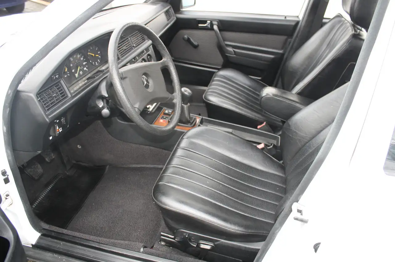 Mercedes-Benz 190D, foto 3