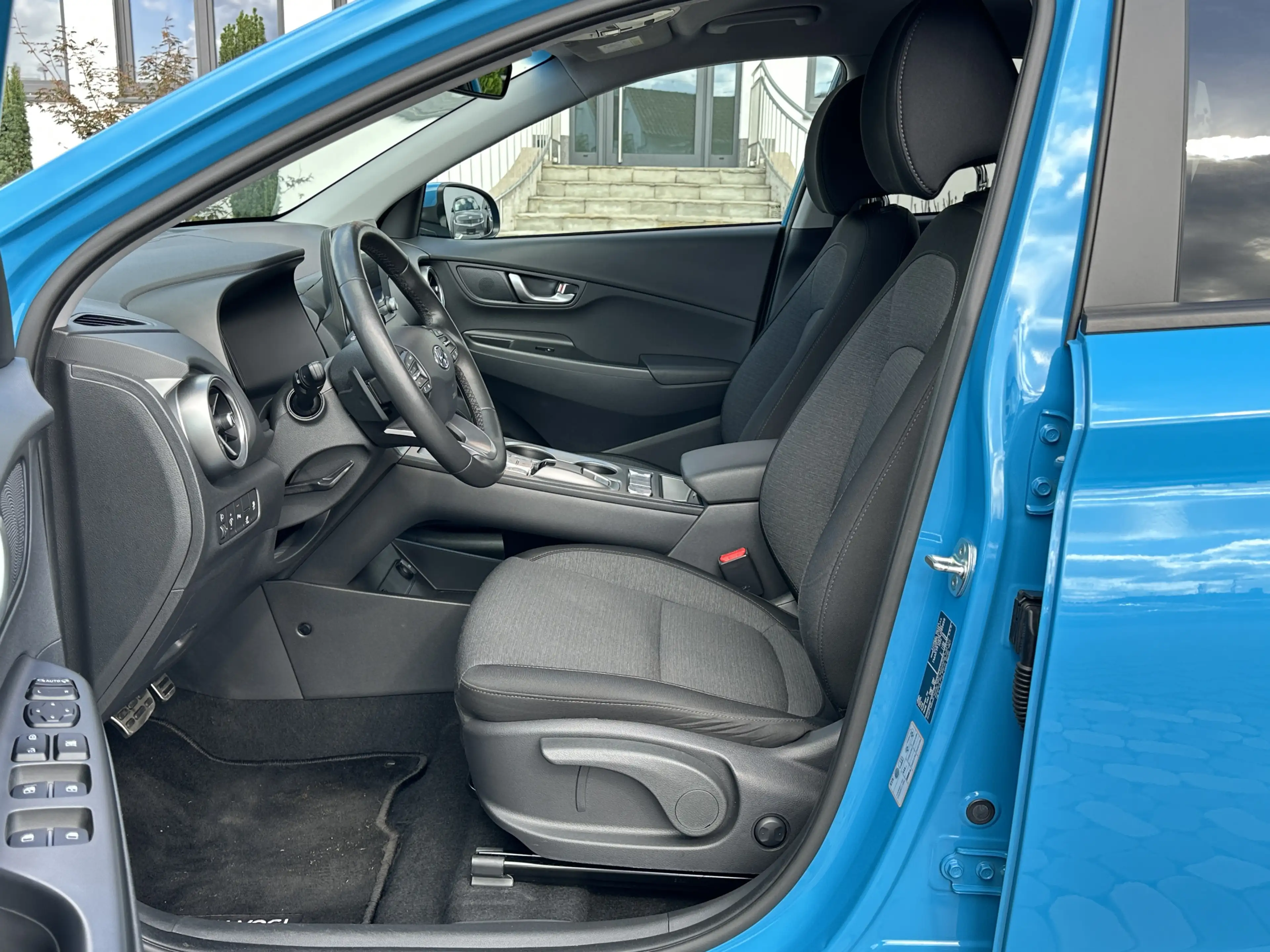 Hyundai KONA Trend LED ACC SHZ LHZ WÄMPU CAM PDC — photo 13