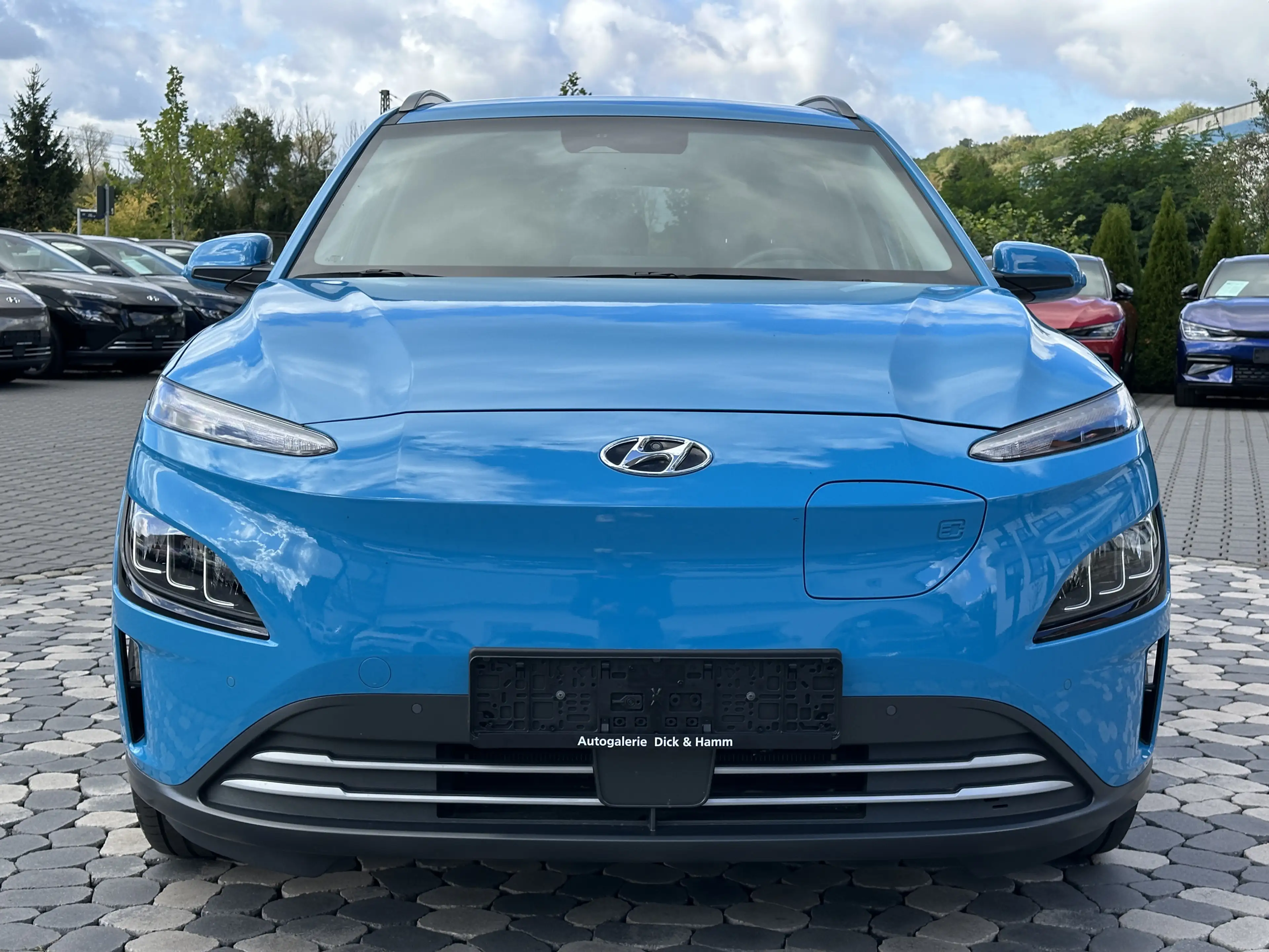 Hyundai KONA Trend LED ACC SHZ LHZ WÄMPU CAM PDC — photo 3