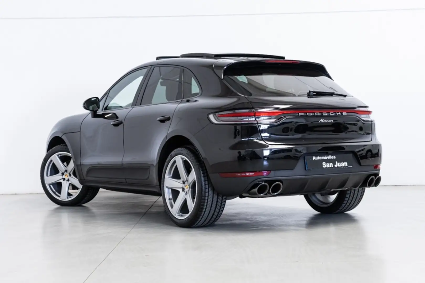 Porsche Macan Aut. Negro - 2