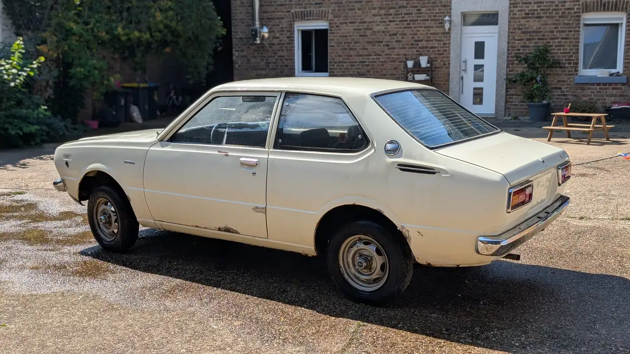 Toyota Corolla KE30 Limousine 2-Türer 1977 Oldtime, foto 3