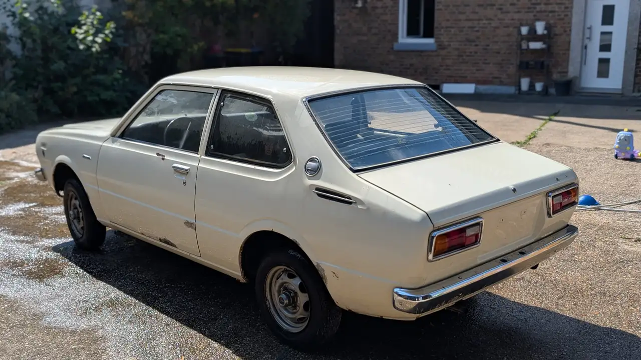 Toyota Corolla KE30 Limousine 2-Türer 1977 Oldtime, foto 9
