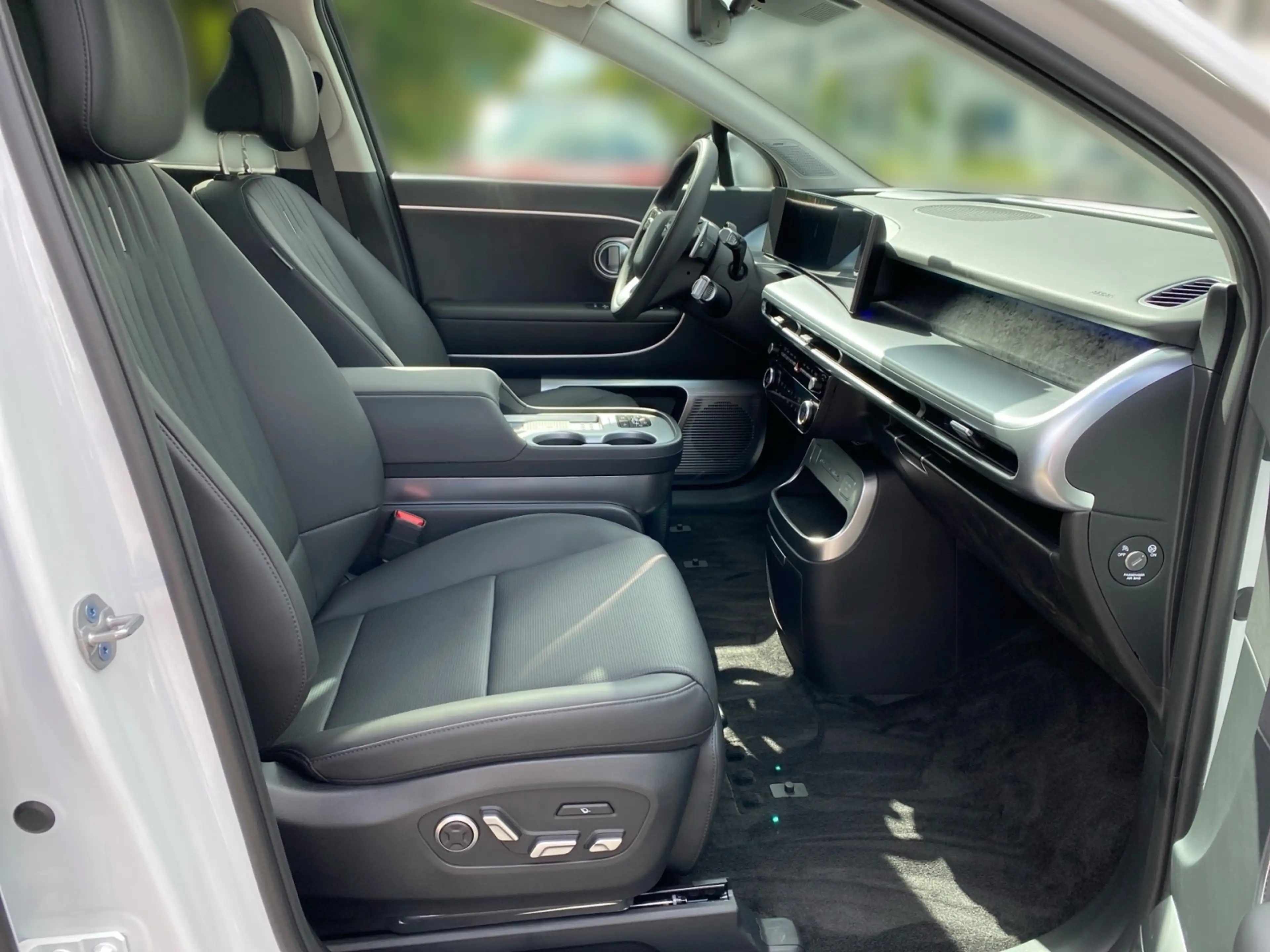 Hyundai IONIQ 9 IONIQ 9 110 Kwh UNIQ 4WD 6 Sitze Pano+Relax-Pak. — photo 12