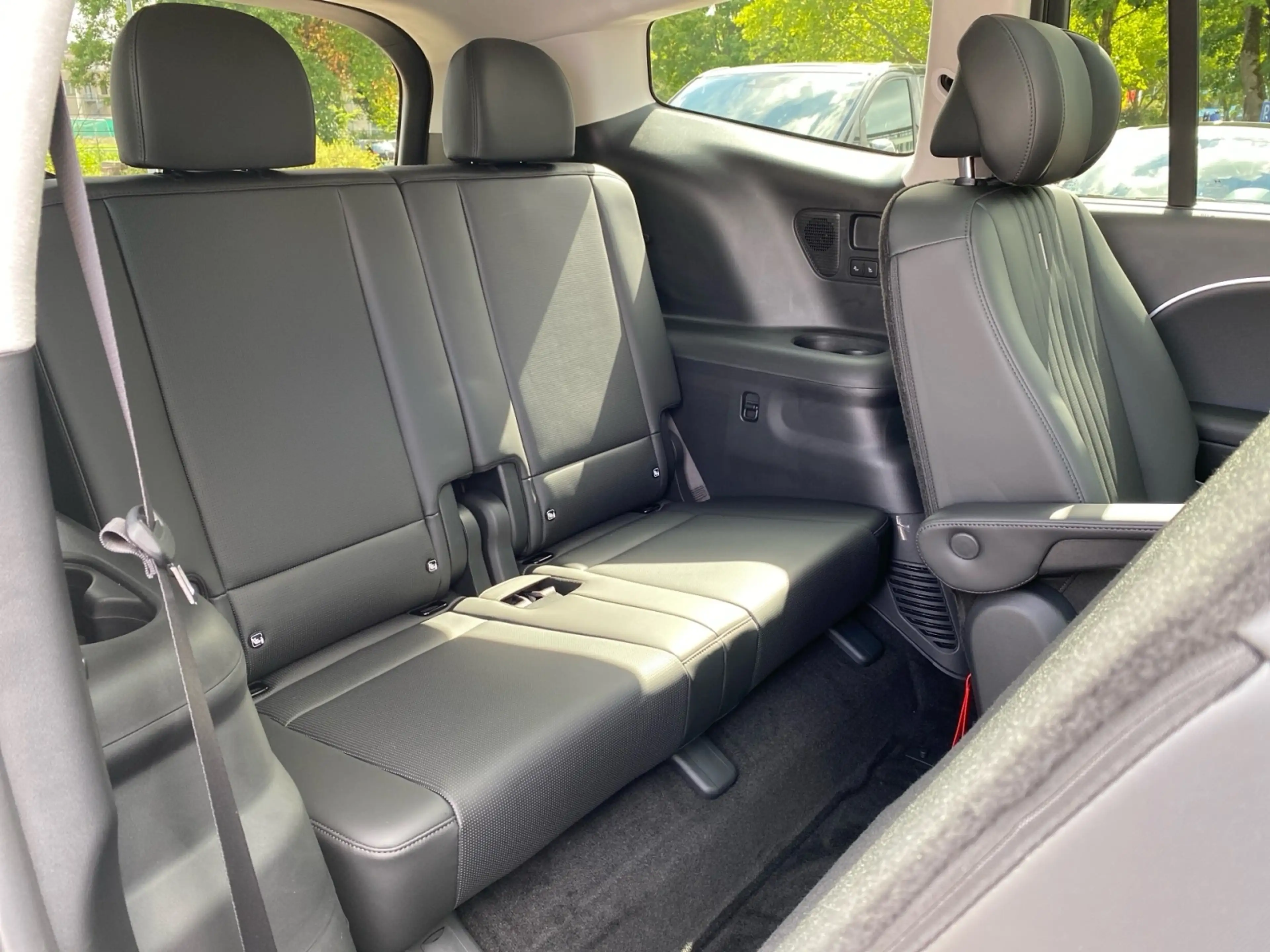 Hyundai IONIQ 9 IONIQ 9 110 Kwh UNIQ 4WD 6 Sitze Pano+Relax-Pak. — photo 14