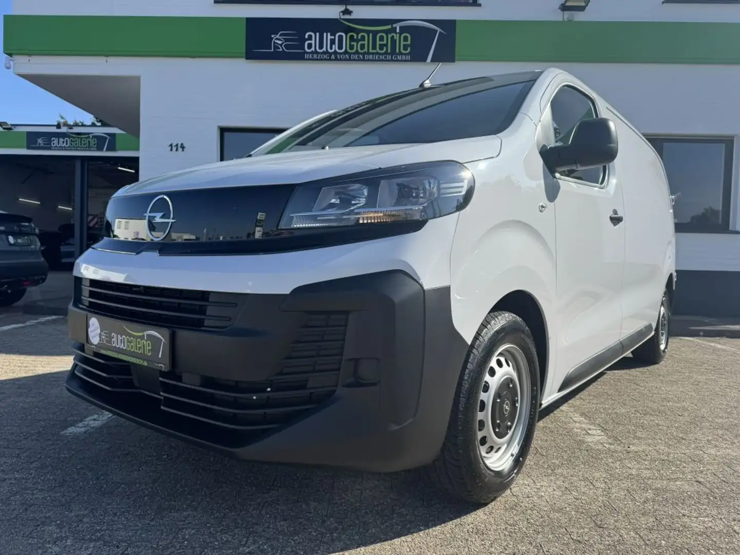 Opel Vivaro 1.5 BlueHDi 120 Standard S&S Biały - 1