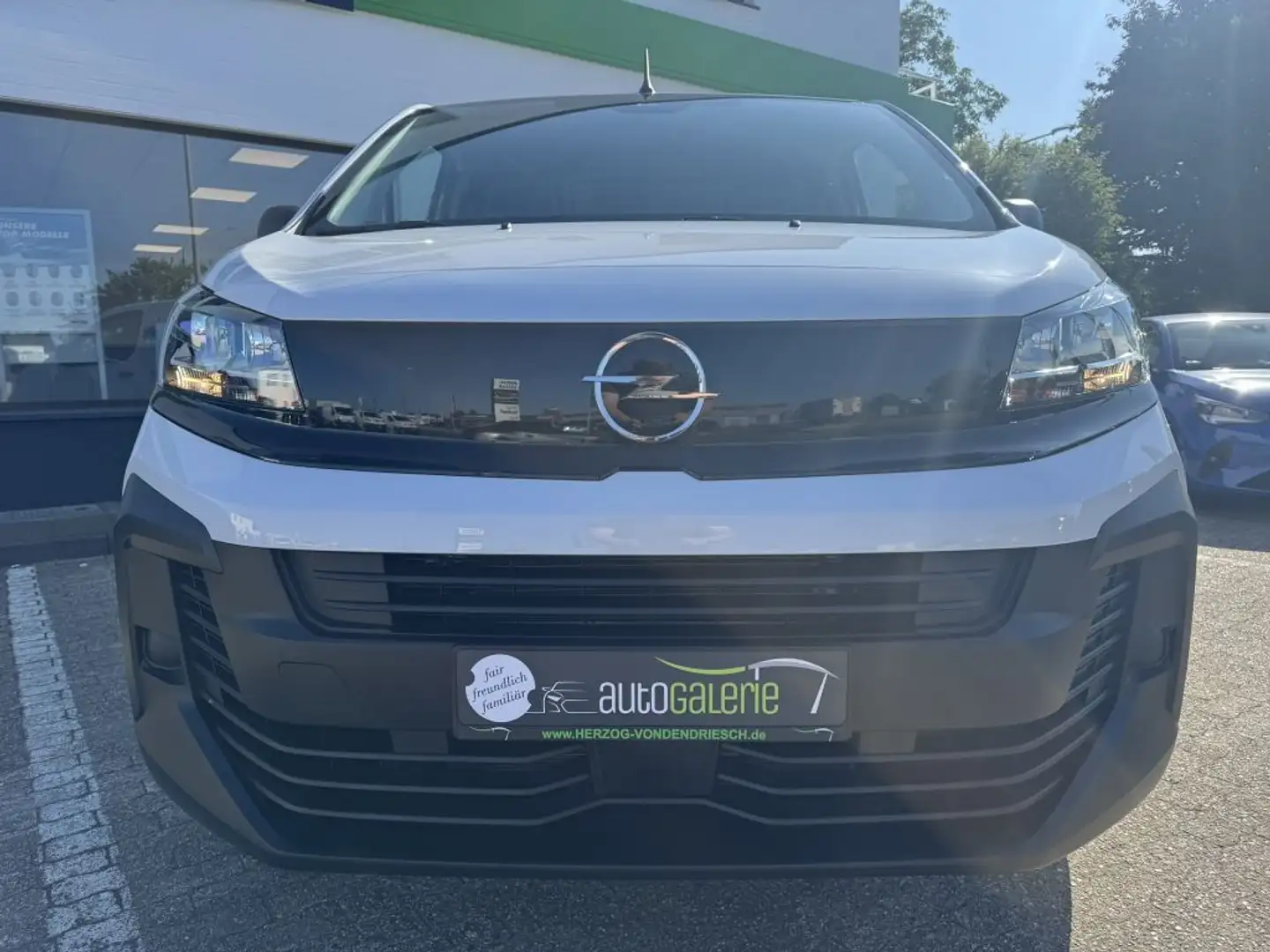 Opel Vivaro 1.5 BlueHDi 120 Standard S&S Bílá - 2