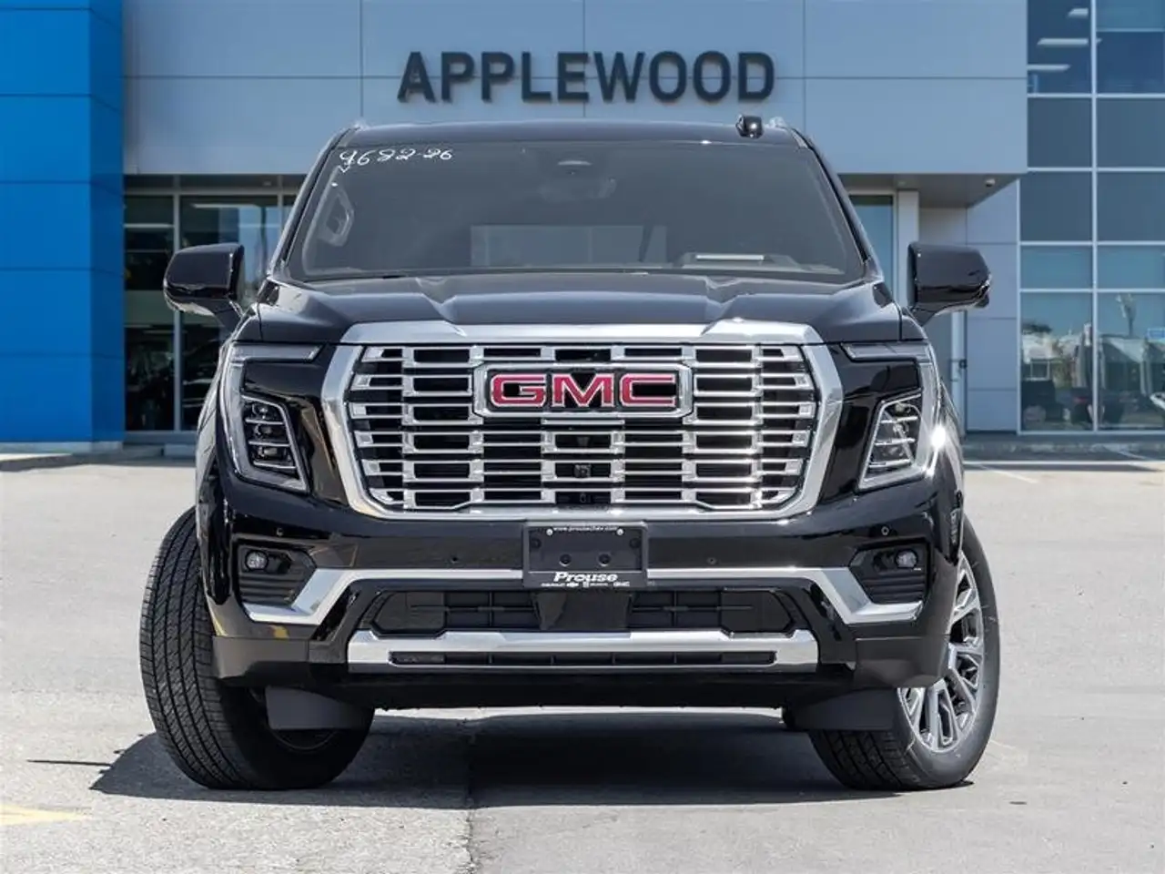 GMC Yukon снимка GMC Yukon