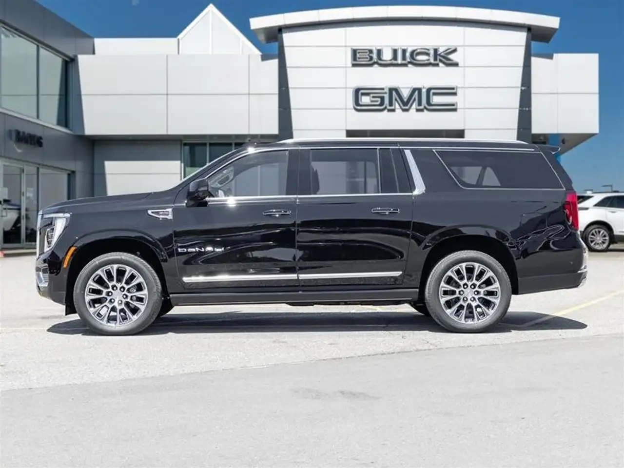 GMC Yukon снимка GMC Yukon