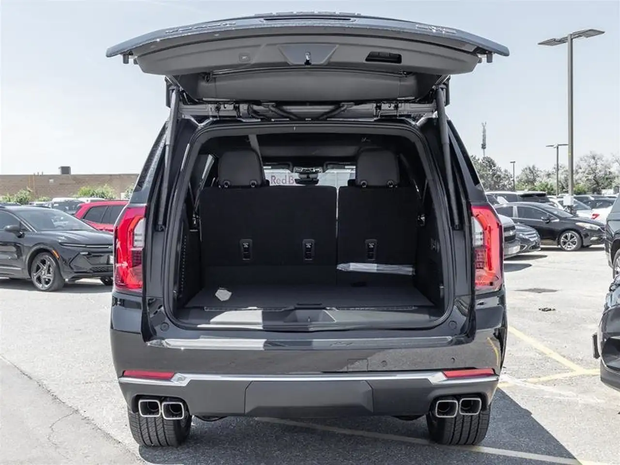 GMC Yukon снимка GMC Yukon
