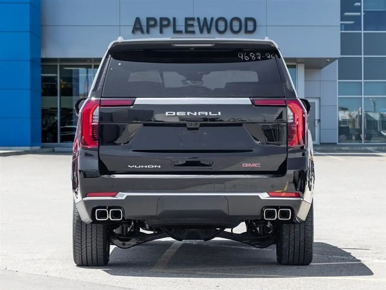 GMC Yukon снимка GMC Yukon