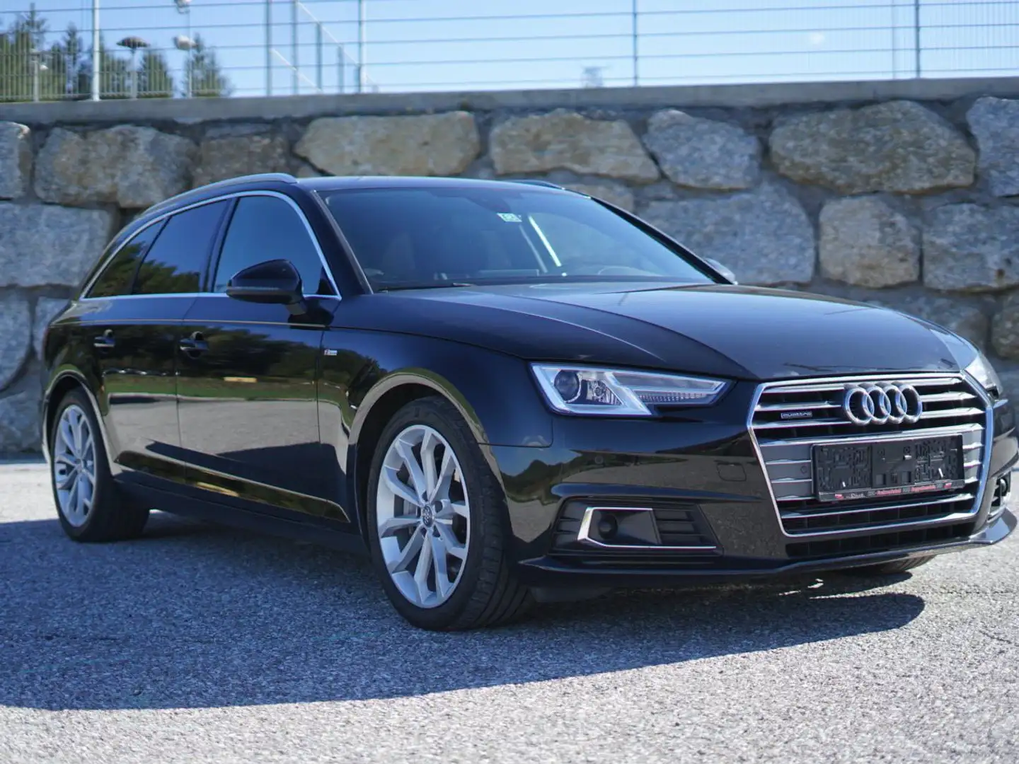 Audi A4 Avant 2,0 TDI quattro Sport S-tronic ACC/AHK Schwarz - 1