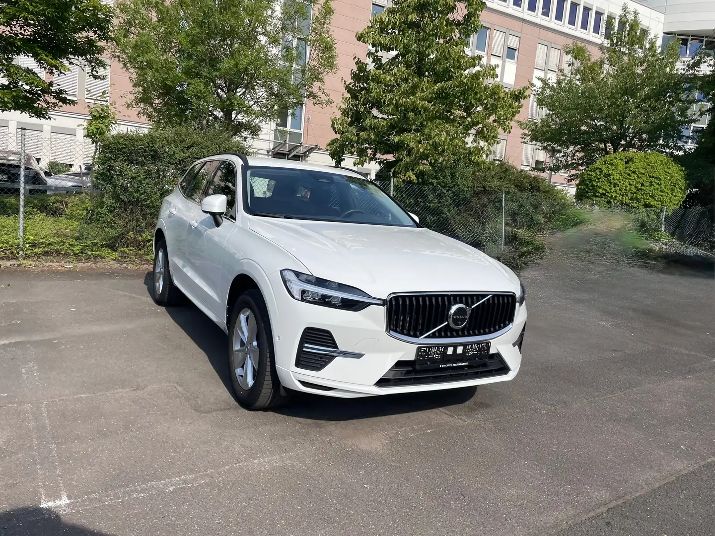Volvo XC60 XC60 B4 B Geartronic Momentum Pro Blanc - 1
