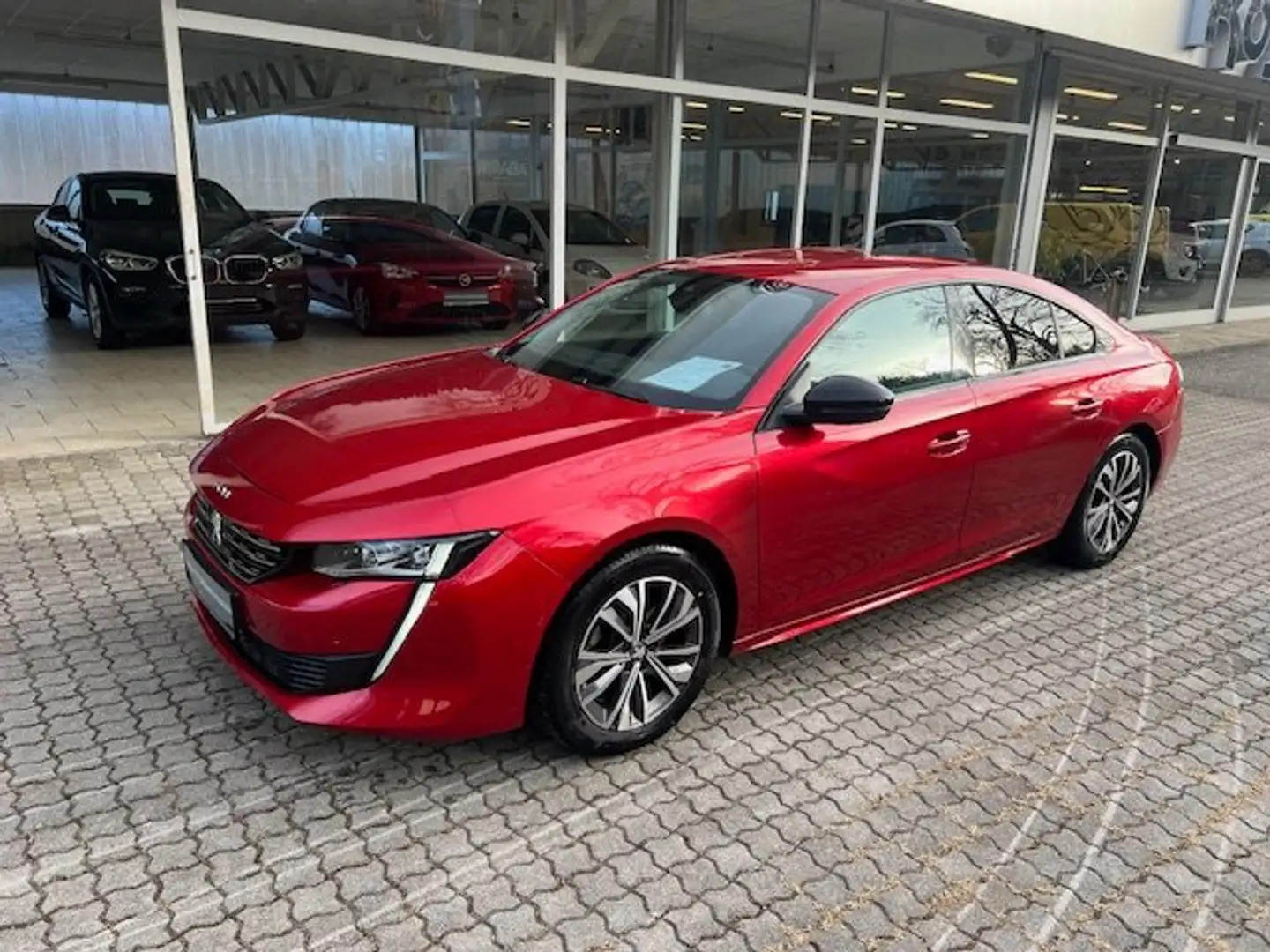 Peugeot 508 1,5 BlueHDi 130 EAT8 Allure Pack *TOP ZUSTAND* Rot - 2