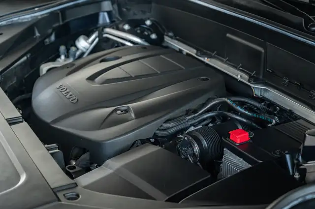 Volvo XC90 view 25