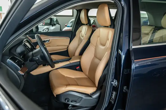 Volvo XC90 view 7