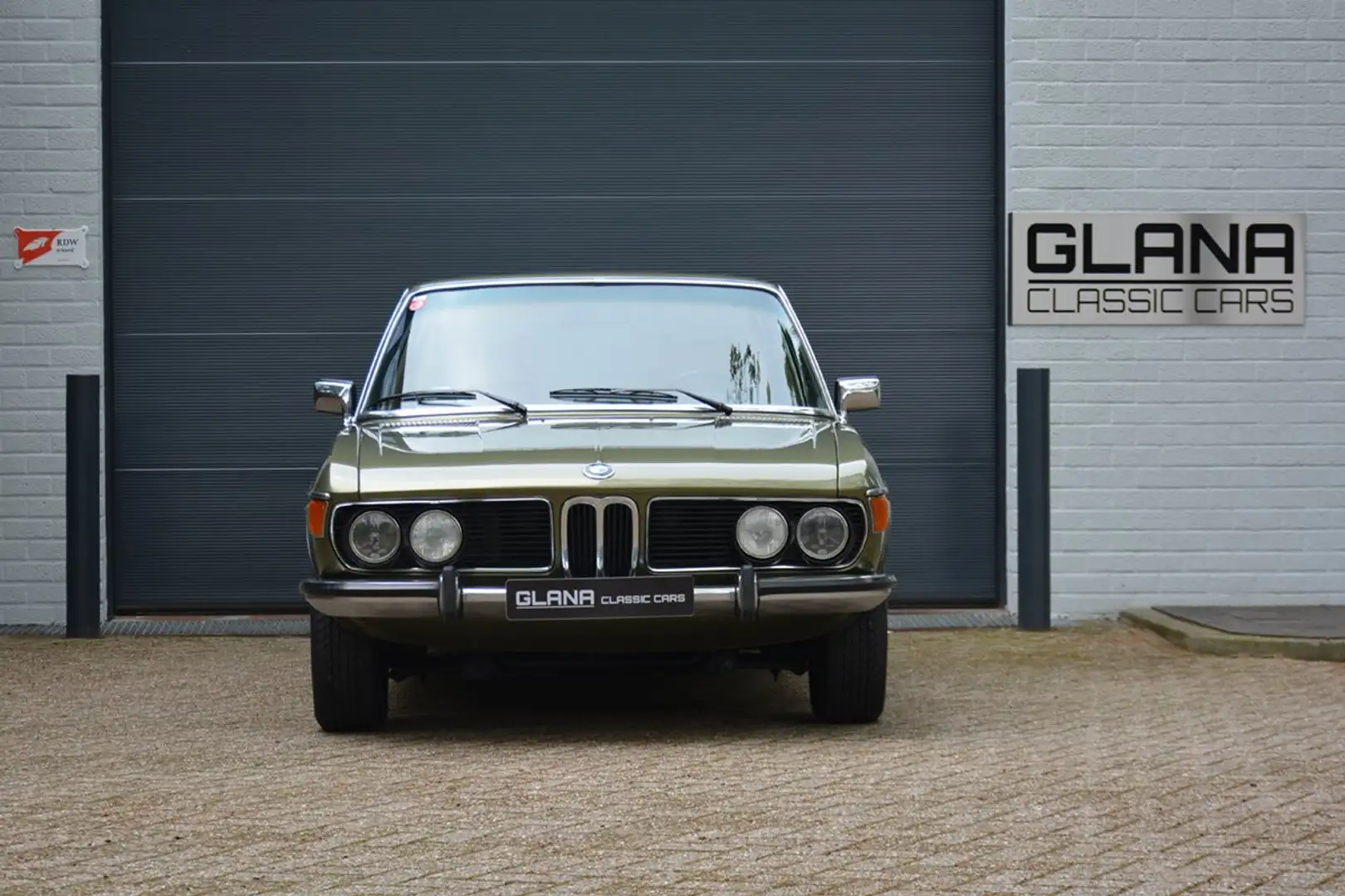 BMW E3 3.0S Grün - 2