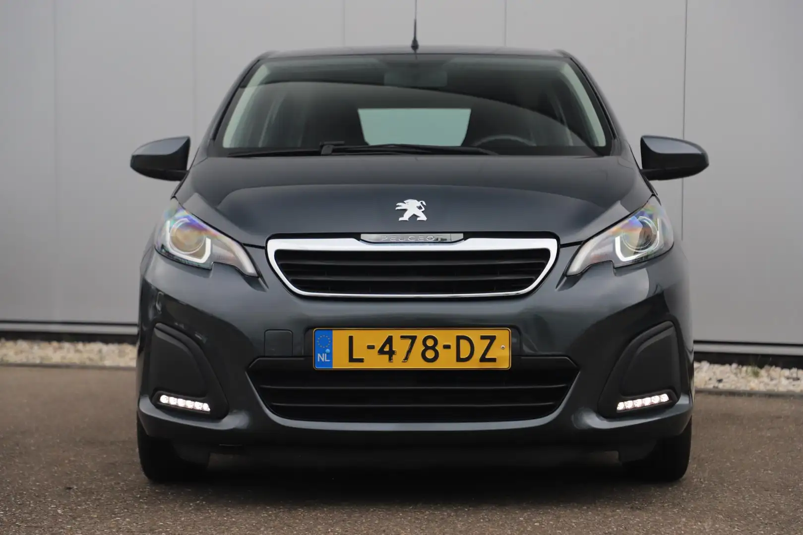 Peugeot 108 1.0 e-VTi Active Airco Radio Bluetooth Elektrische Gris - 2