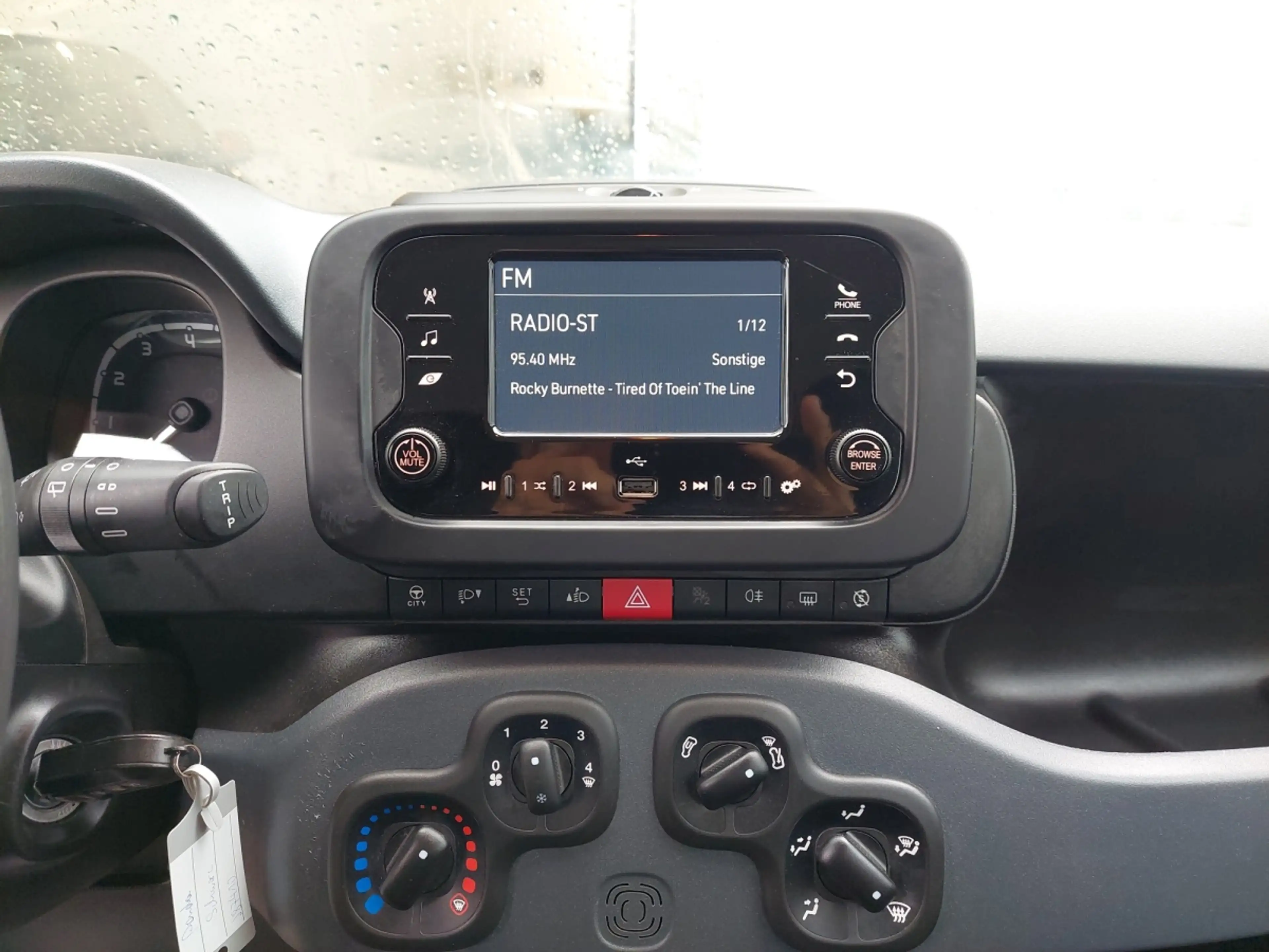 Fiat Panda 4x2 FireFly Hybrid 70 — photo 10
