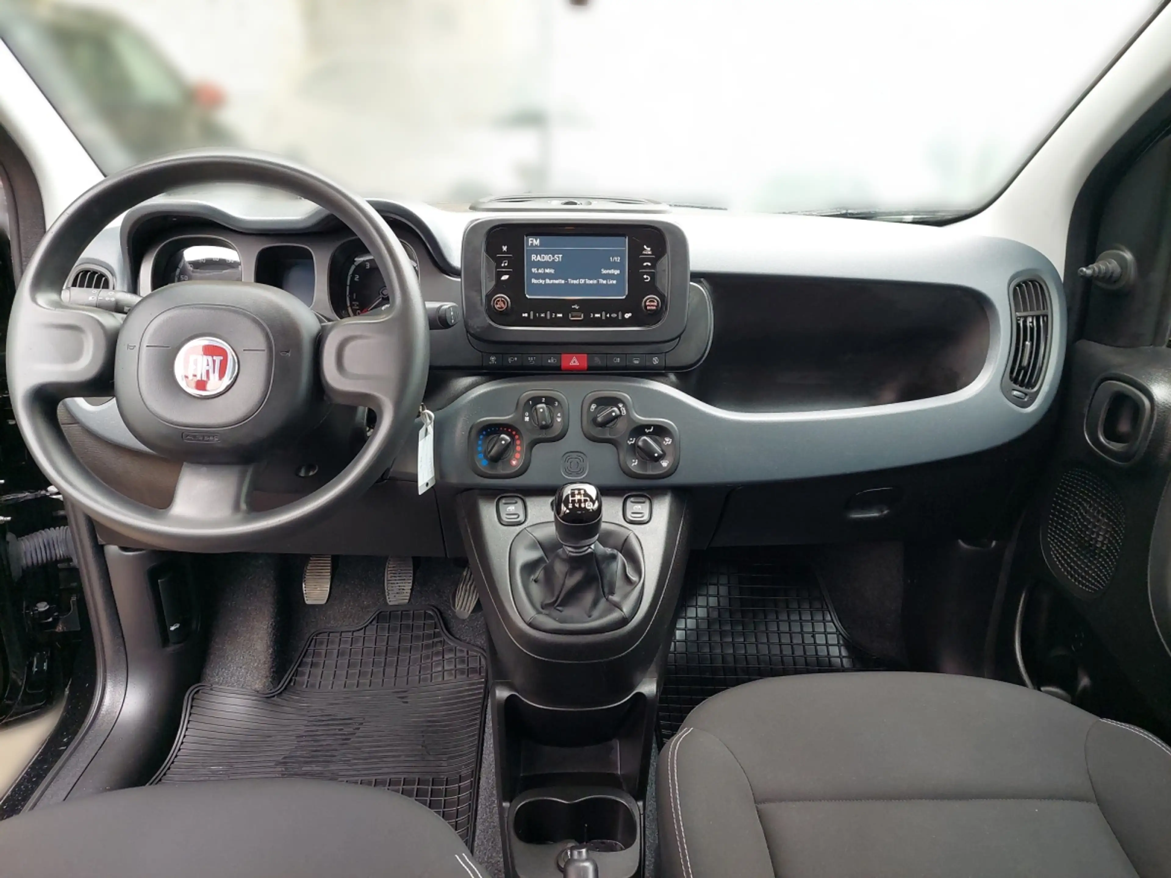 Fiat Panda 4x2 FireFly Hybrid 70 — photo 4