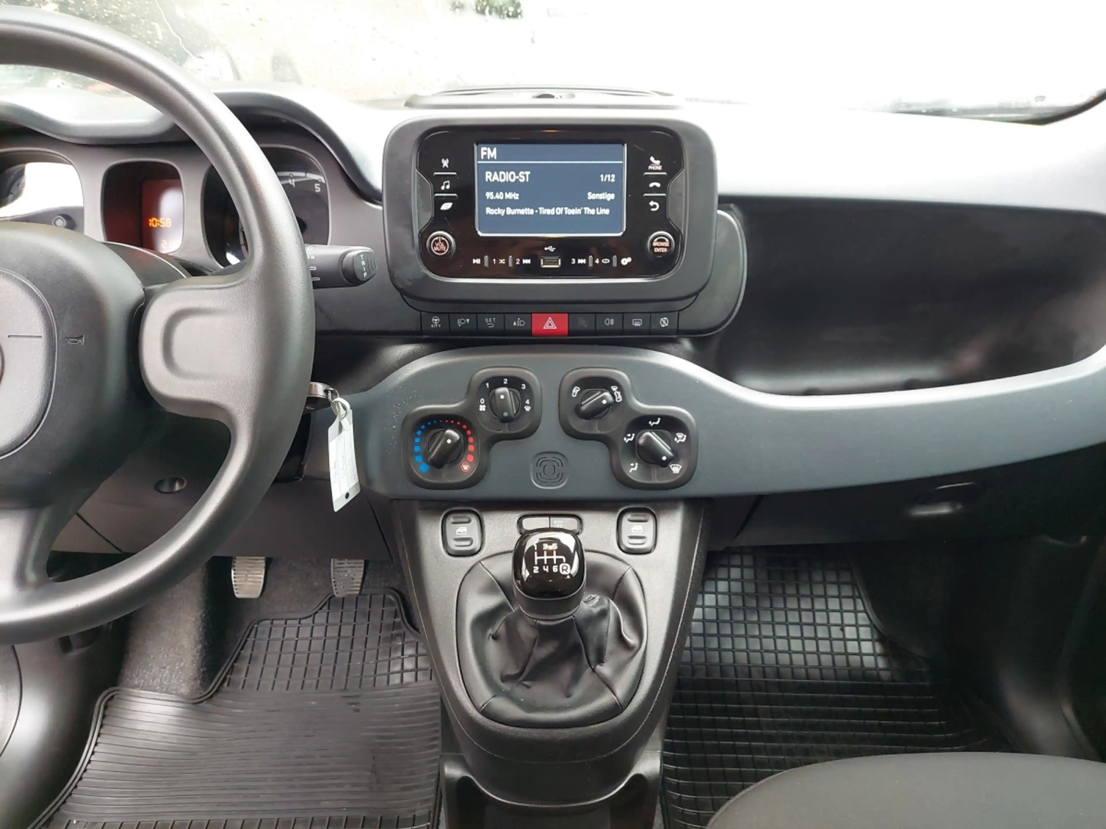 Fiat Panda 4x2 FireFly Hybrid 70 — photo 9