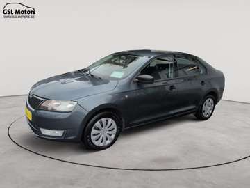 1.6 105cv gris 10/15 Airco Radio CD USB