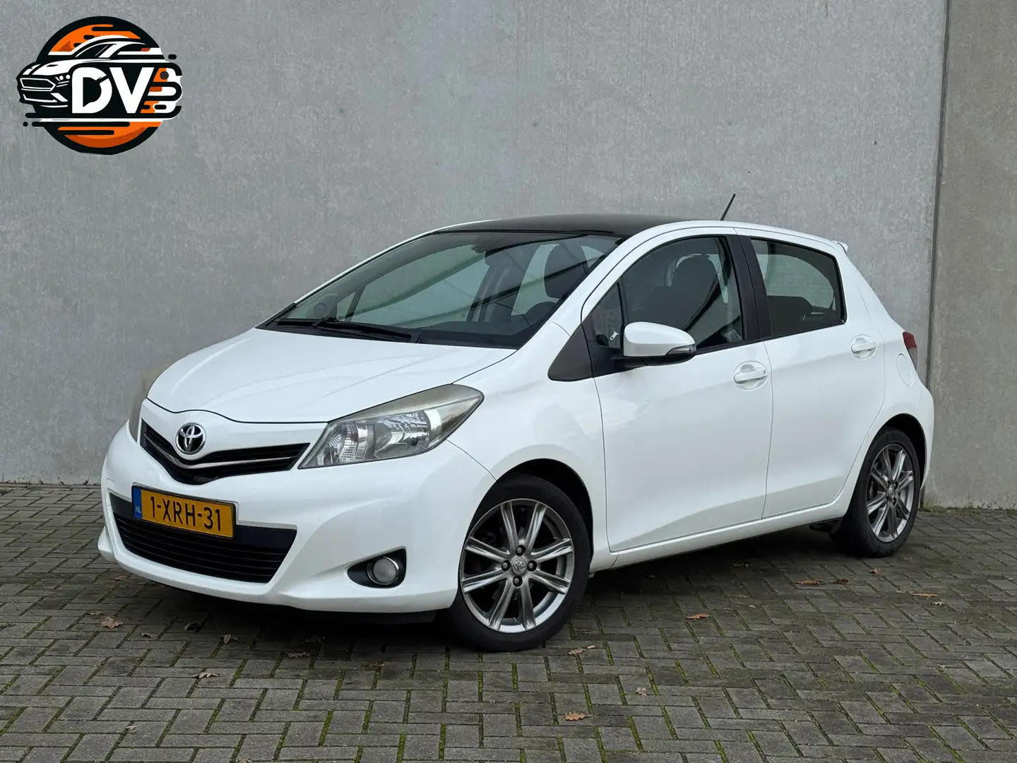 Toyota Yaris 1.3 VVT-i Dynamic GLAZEN DAK KEYLES NAV CAMERA Wit - 1