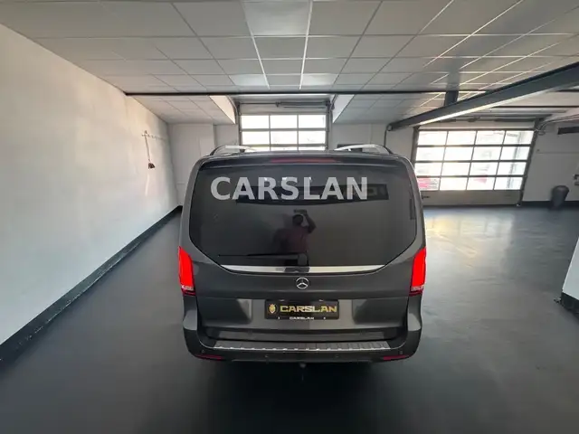 Mercedes-Benz V-Class view 11