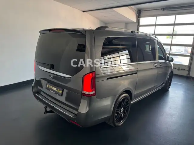 Mercedes-Benz V-Class view 12