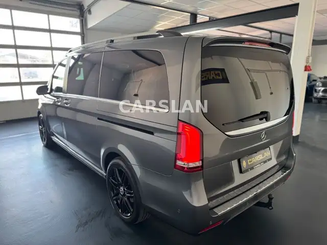 Mercedes-Benz V-Class view 10
