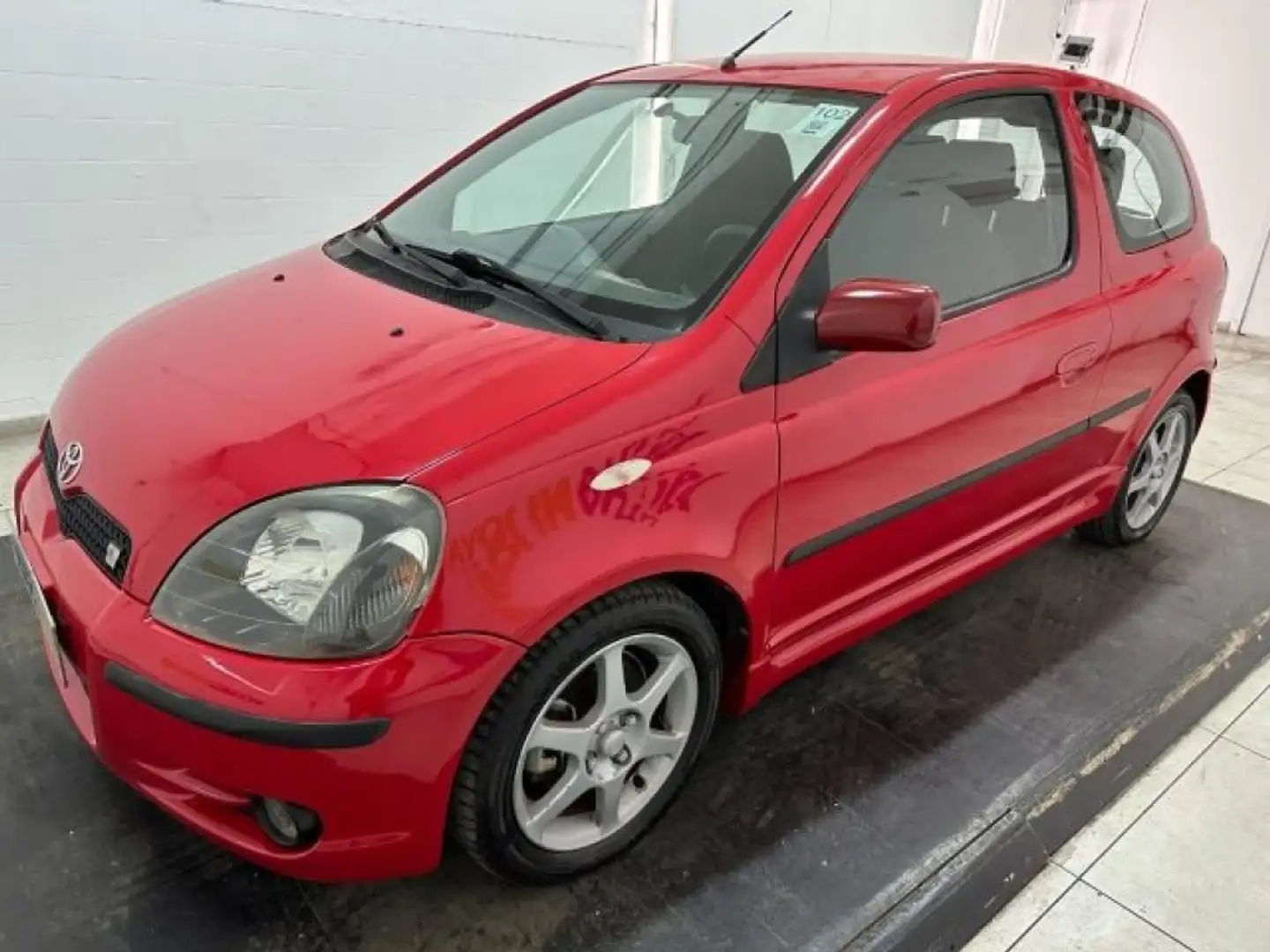 Toyota Yaris 3p 1.5i 16v T sport Rojo - 1