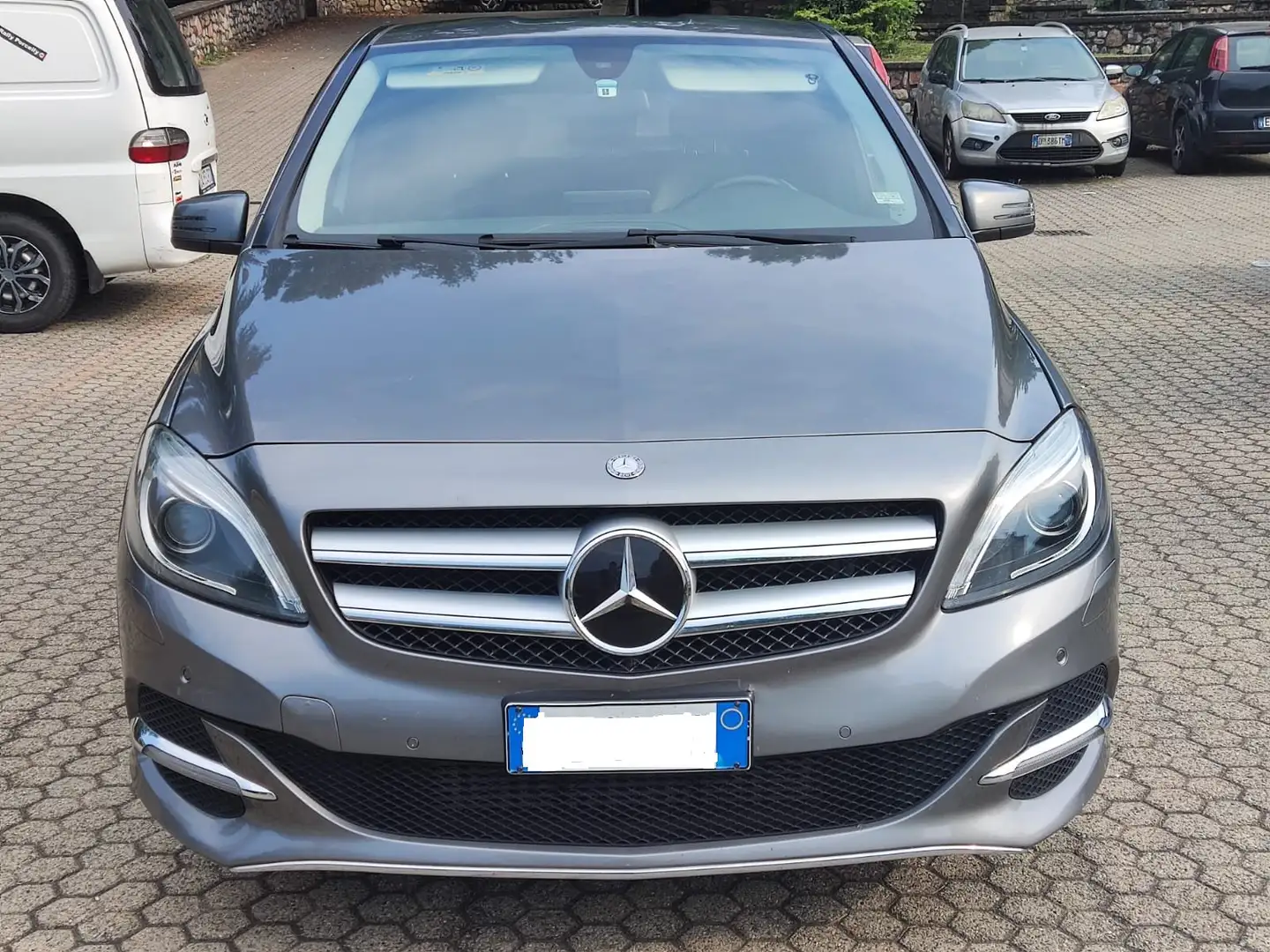 Mercedes-Benz B 200 B 200 c (ngd) Sport Сірий - 2