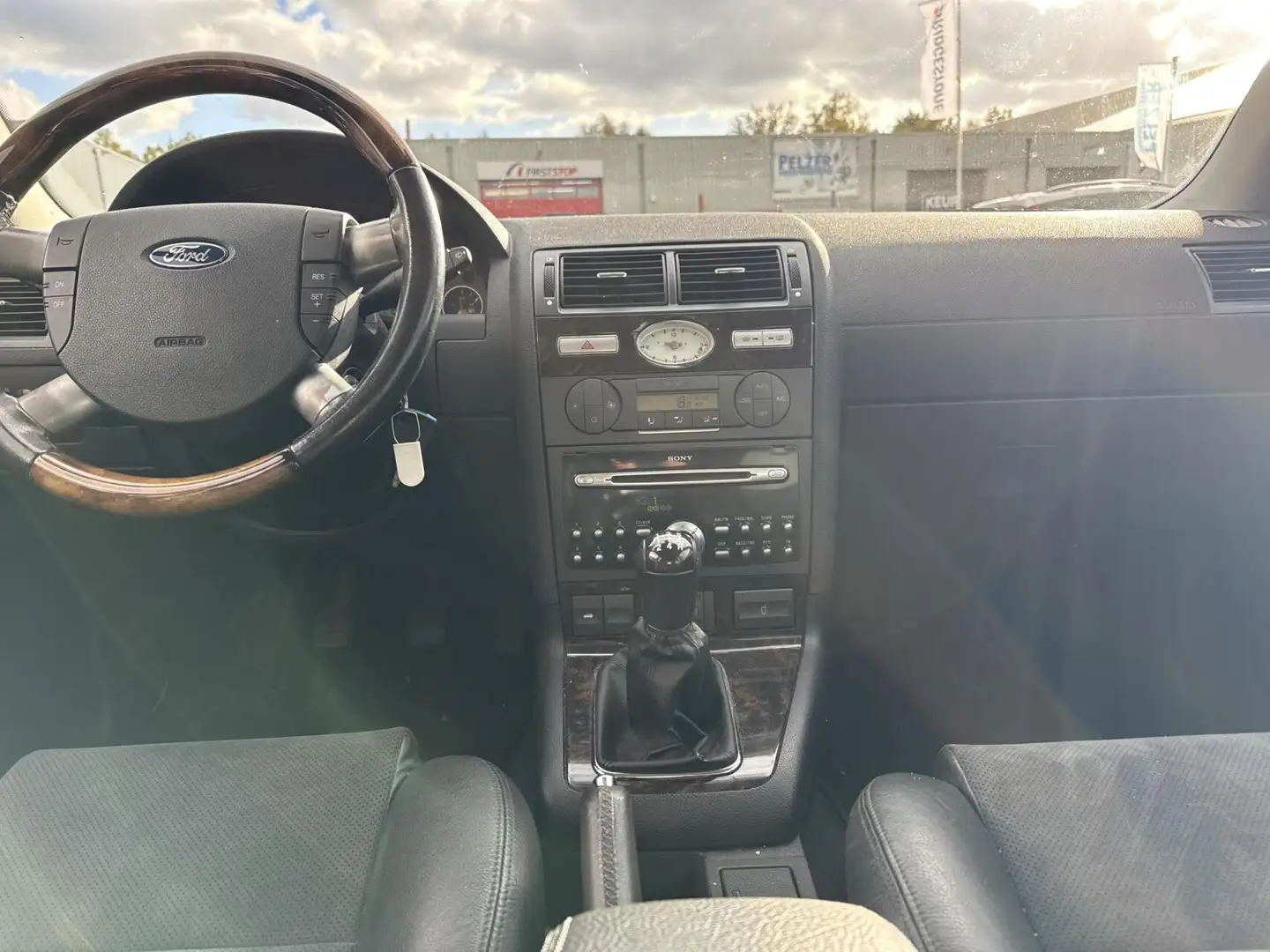 Ford Mondeo Wagon 2.0-16V Ghia Executive, leder/alcantara, cli Grau - 2