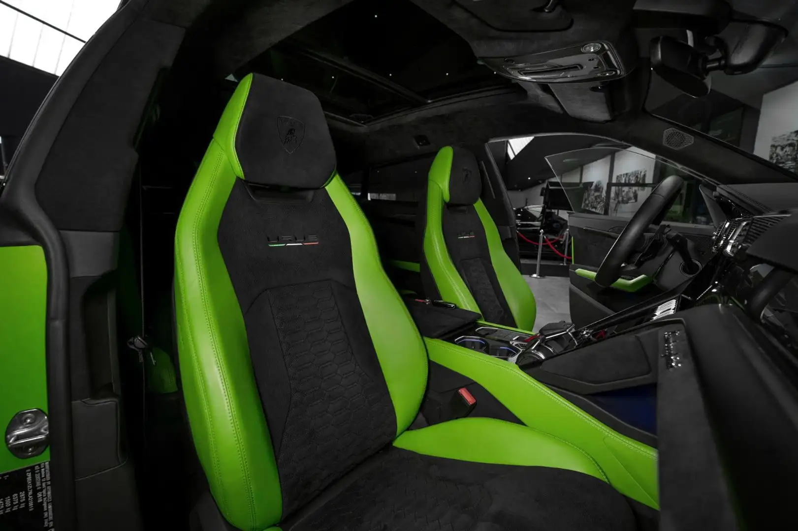 Lamborghini Urus 4.0 V8 #CAPSULE #4-SITZE #CARBON #DEUTSCH Vert - 2